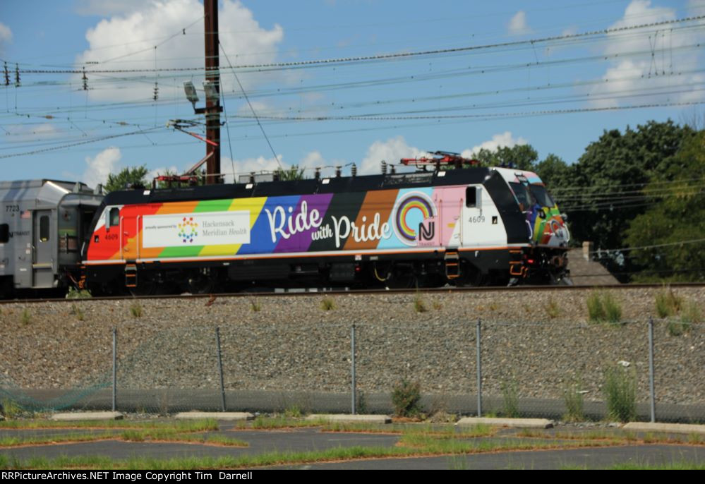 NJT 4609 Ride with Pride wrap